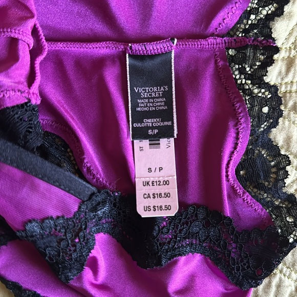 VS Bra & Panty Set - Picture 3 of 8